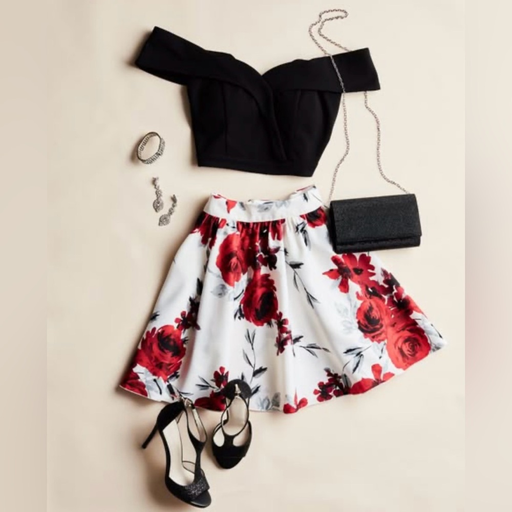 Speechless Two Piece Crepe Red and White Floral Satin Homecoming Dress EUC Sz 1